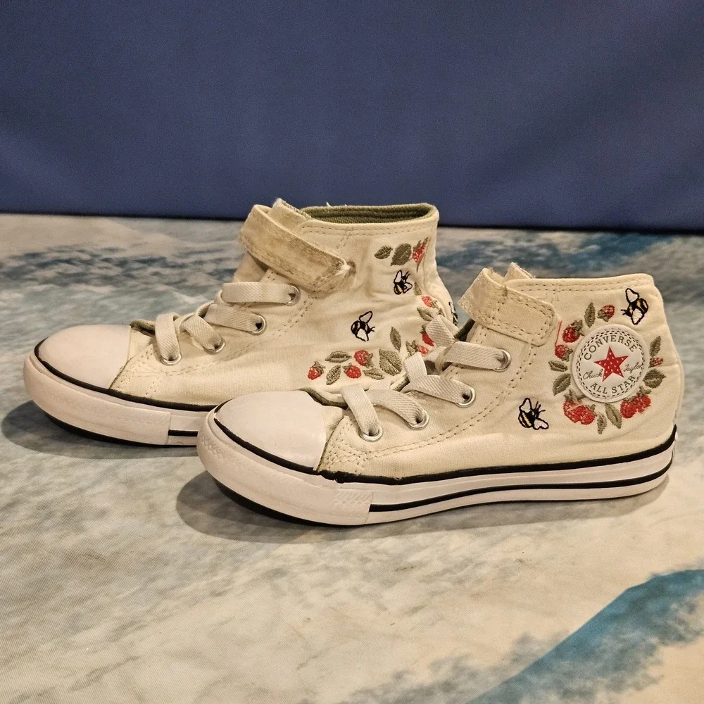 Converse Chuck Taylor All Star High Top Floral Embroidered Size 10 Toddler